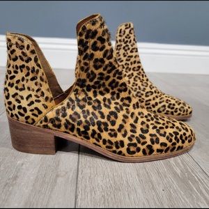 Coconuts by Matisse leopard ankle boots 8M